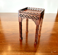 Casa delle bambole artigianale