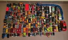 Macchinine in lotto di plastica e metallo usate