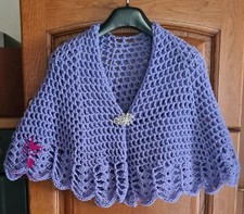 Mantellina della nonna lilla