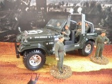 Jeep Burago USA Military 1/24 con Soldatini 1/32  II War %