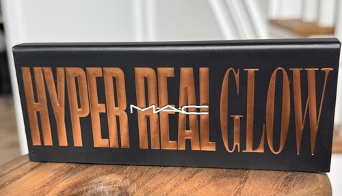 Mac hyper real glow - real, palette