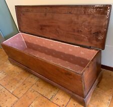 Vecchia Cassapanca in Legno -
