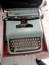 Macchina da scrivere olivetti