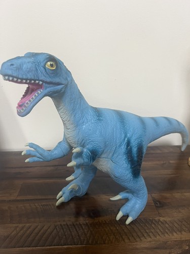 Velociraptor blue - 22”,