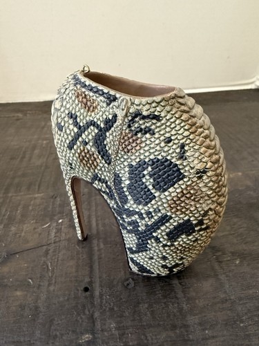 Alexander mcqueen armadillo - alexander,