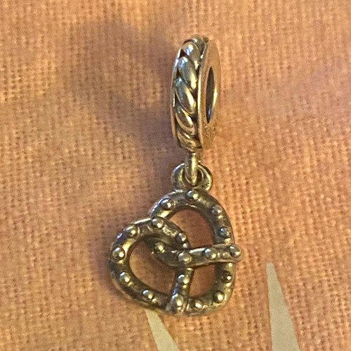 Charm pandora pretzel pendente - pandora,