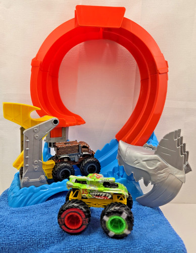 Hot wheels monster - hot,