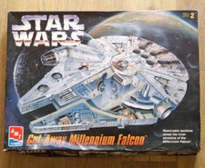 AMT ERTL 8789 KIT STAR WARS Cut-Away Millennium Falcon