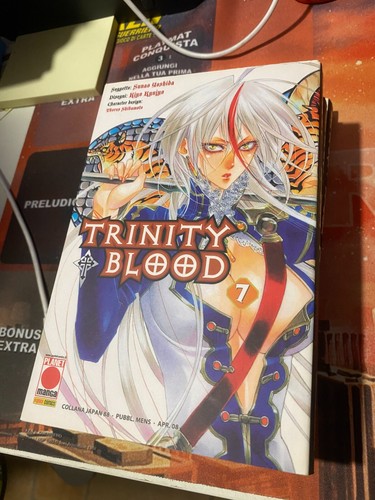 Manga trinity blood 7 - -,
