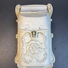 Cassetta postale da parete vintage in ghisa con design rosa vernice crema 11,5" stile vittoriano