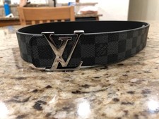 Iniziali LOUIS VUITTON LV