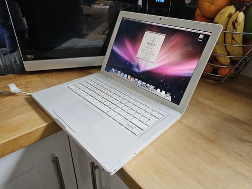 Retro apple macbook - apple, a1181