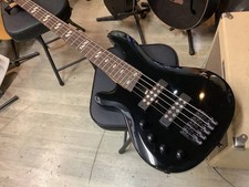 Basso 5 corde sinistro marca Harley Benton venduto oltreoceano pick up alta potenza