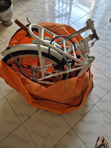 Bicicletta pieghevole bianca