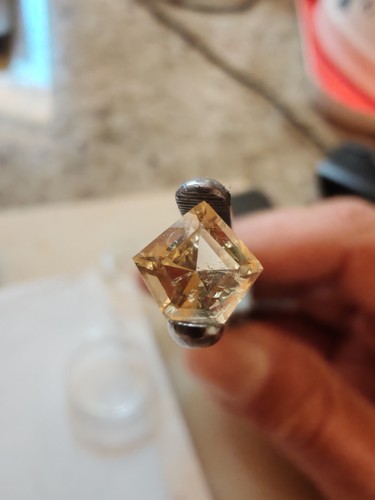 Pietra preziosa topazio - pietra,