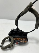 82500EB300 Coperchio serratura posteriore destro per Nissan Pathfinder R51M (02/05) 2005