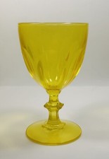 Bicchieri da vino giallo