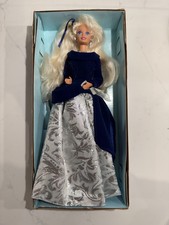 15571 Avon Winter Velvet