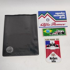 Alfa Romeo, porta documenti e tre adesivi F1