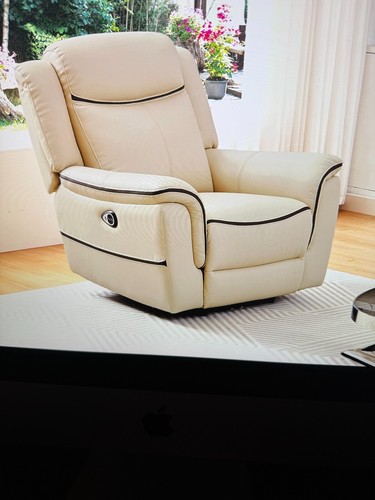 Una poltrona relax pelle - in,