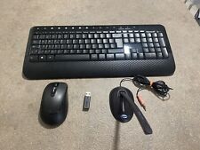 tastiera e mouse wireless.  E