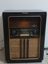 Antica radio a valvole con