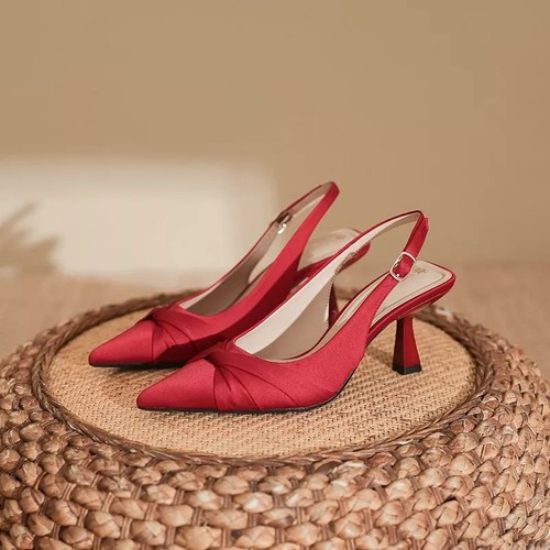 Decolte rosse punta - a,