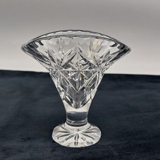 Vaso a forma di ventaglio