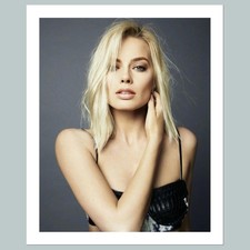 #1686 Margot Robbie 8x10