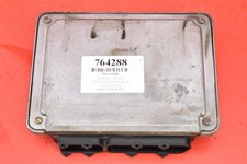Volkswagen Bora 1999 Motorsteuergerät ECU 06A906018CS MKO137591