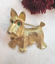 Spilla vintage Scottish Terrier denti oro spazzolato occhi di cristallo verde