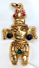 CIONDOLO VINTAGE PLACCATO ORO UOMO AZTECO DI RIBES ROSSO MILANO DESIGNER ITALIA