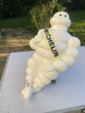 Bibendum Michelin avec son