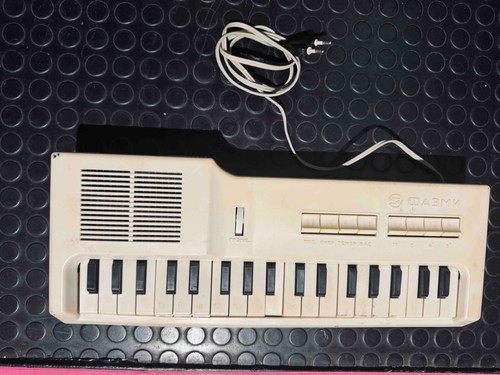 Vintage soviet synth - synth, faemi