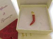 Ciondolo in corno italiano rosso corallo con pietra preziosa cornicello portafortuna oro 750 e 18 kt