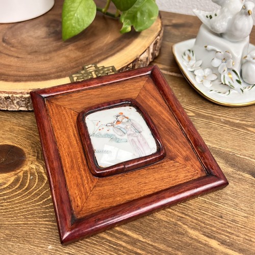 Medaglione rosa vintage