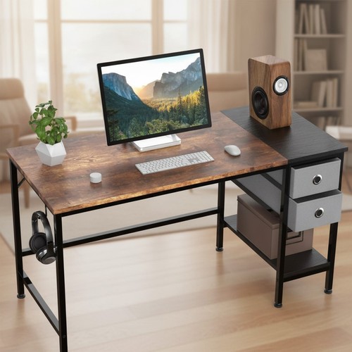 Scrivania moderna per computer