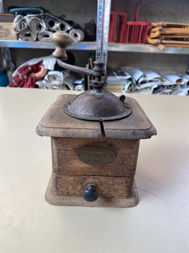 Macinino antico legno - in, epoca