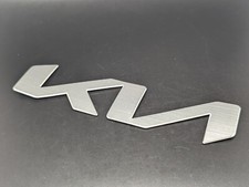 KIA 170MM LOGO SATINATO SIGLA EMBLEMA FREGIO STEMMA SCRITTA BADGE TARGA NOME