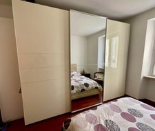 armadio ante scorrevoli specchio