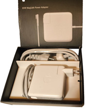 Apple MC556Z/B Adattatore e Invertitore Interno 85W per MacBook Pro - Bianco