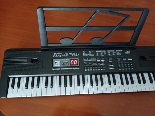 Tastiera musicale usata - usata, 61