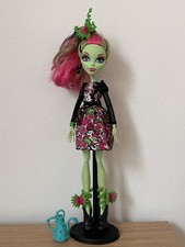 Monster High Doll Venus McFlytrap Gloom and Bloom 2014