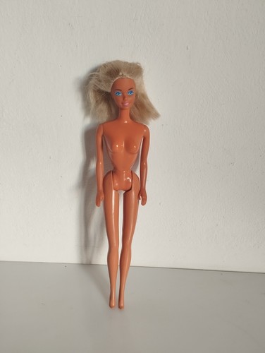 Barbie mattel inc 1966 - barbie, china