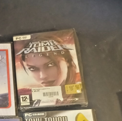 Tomb raider legend - tomb,