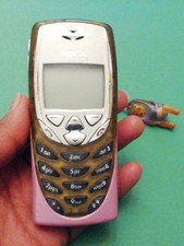 Telefono Cellulare vintage NOKIA 8310 - Non Testato - Per Pezzi Di Ricambio 