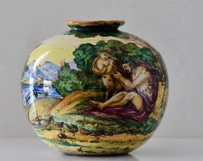Antico vaso in maiolica