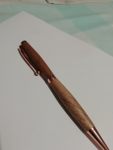 Penna sfera legno di noce - in,