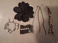 lotto gioielli bigiotteria 2 bracciali spille