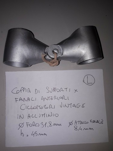 Coppia supporti faro - supporti, in